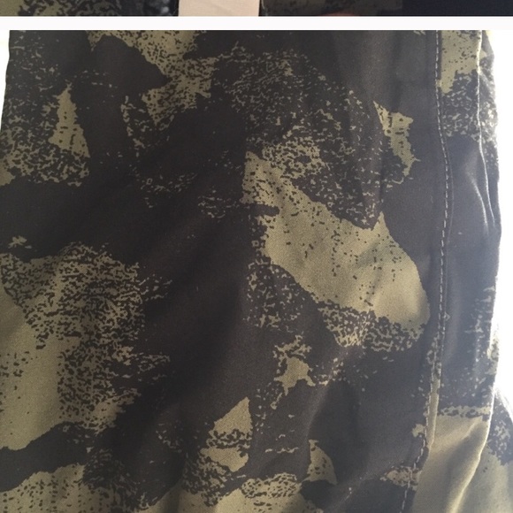 RARE Lululemon Rise & Shine Camo Jacket - Picture 2 of 4
